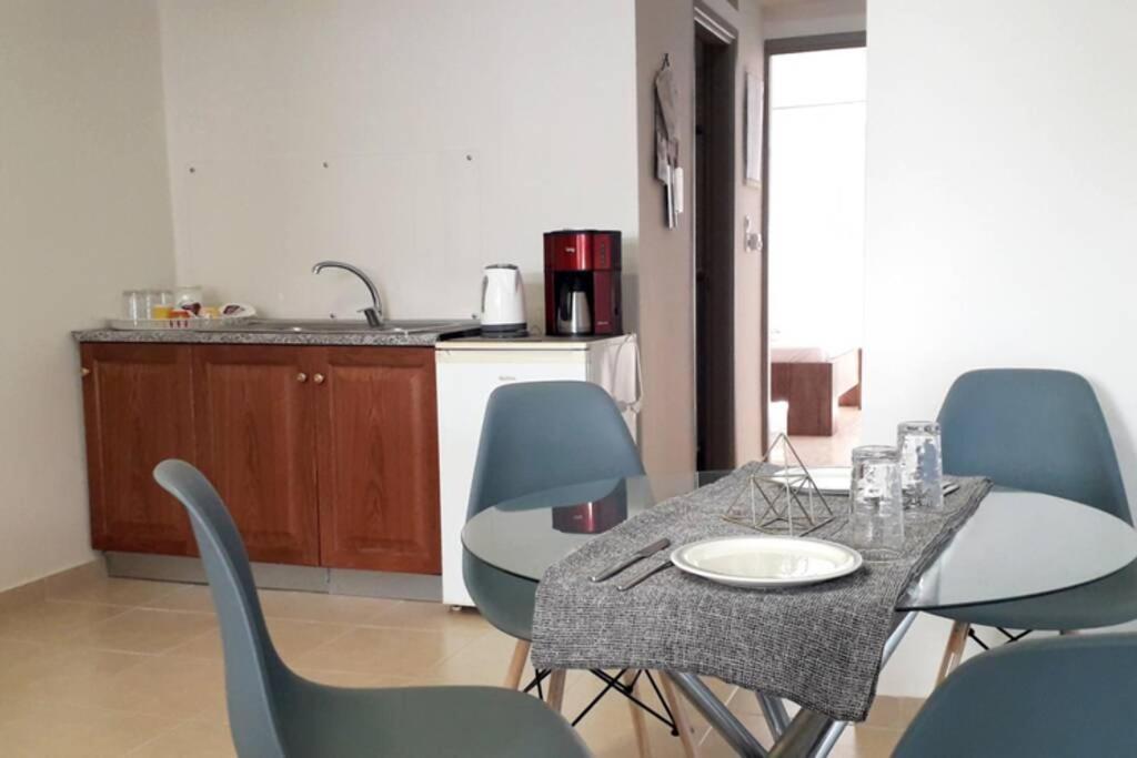 Stylish River Flat, Near The Center And The Beach Apartment กาลามาตา ภายนอก รูปภาพ